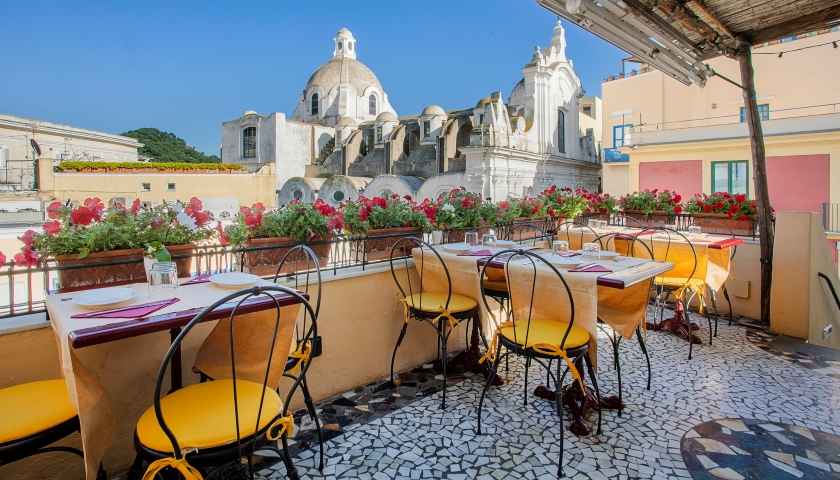 Pulalli_restaurant_in_Capri_Italy_travel_guide nancy_aiello_tours