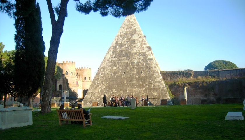 Pyramid of Cestius-best-things-to-see-in-rome