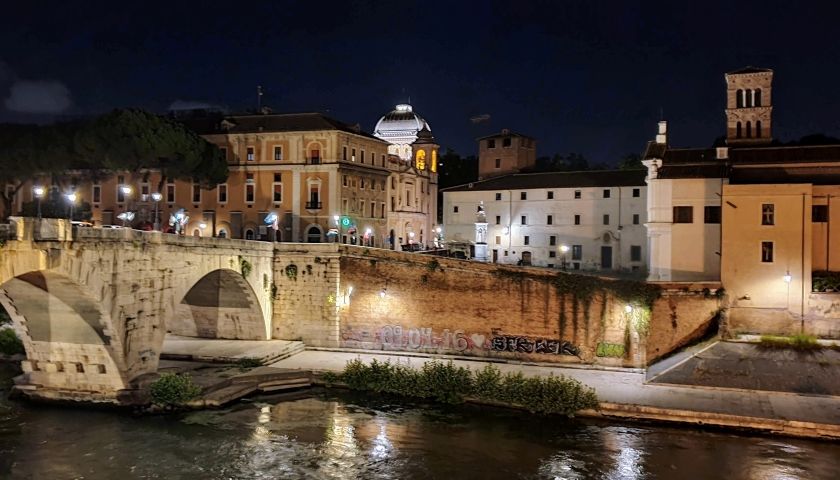 Tiber Island-best-things-to-see-in-rome