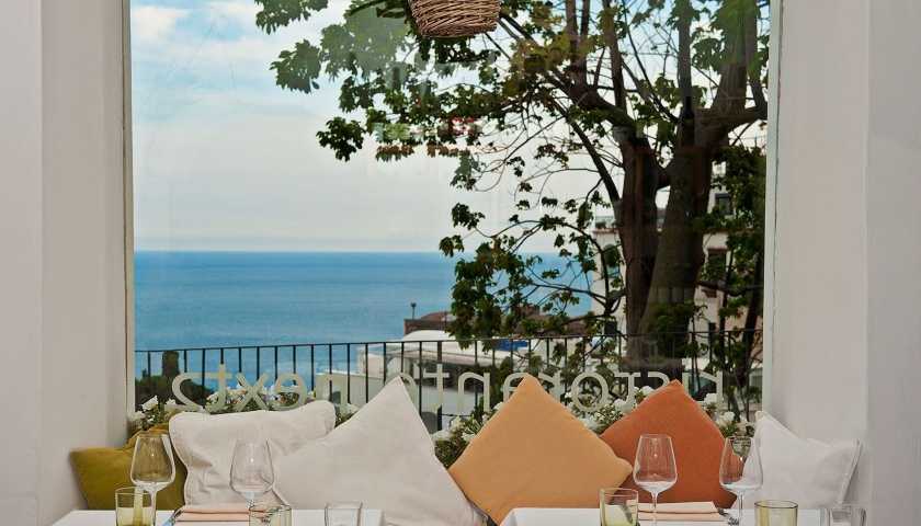 next2_restaurant_in_Positano_amalfi_coast_travel_guide nancy_aiello_tours