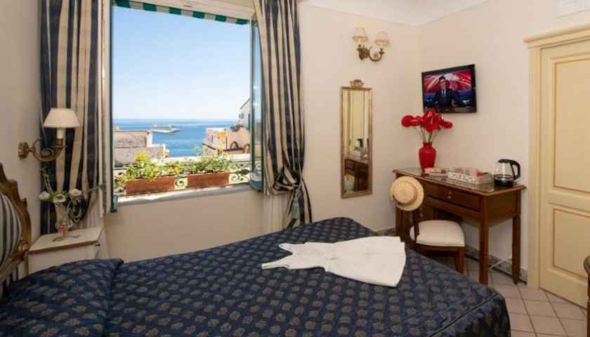 residenza del duca_hotel_in_Amalfi_Italy_travel_guide nancy_aiello_tours